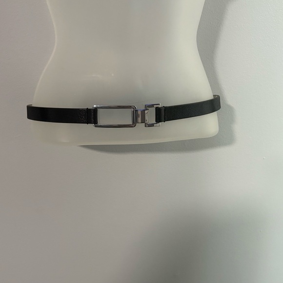 White House Black Market Accessories - WHBM • Slim Black Belt